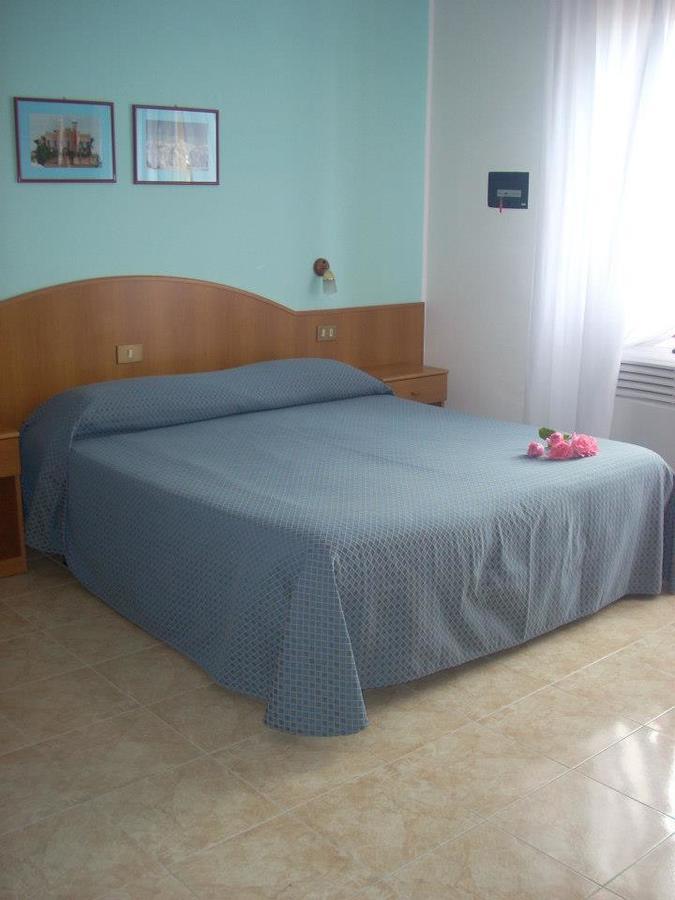 Hotel Fornaro Caorle Eksteriør bilde